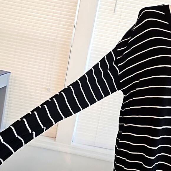 Worthington Black and White Striped Lightweight Sweater V-Neck Womans Size L - Picture 7 of 9